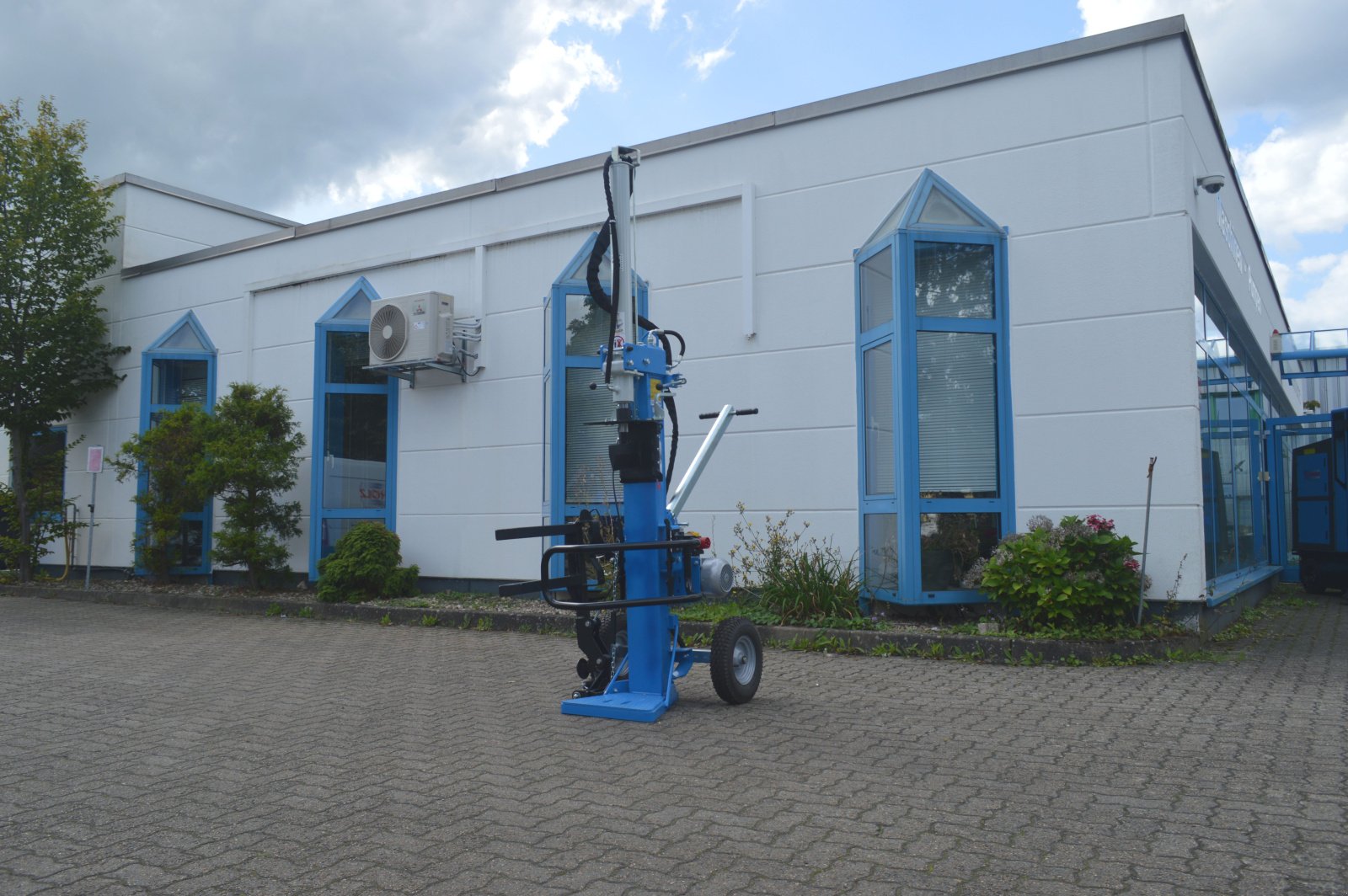 Holzspalter des Typs Thor Holzspalter FARMER 13t | 400V Elektro 5PS, Neumaschine in Celle (Bild 1)